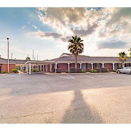 Winton Inn & Suites バーンウェル エクステリア 写真
