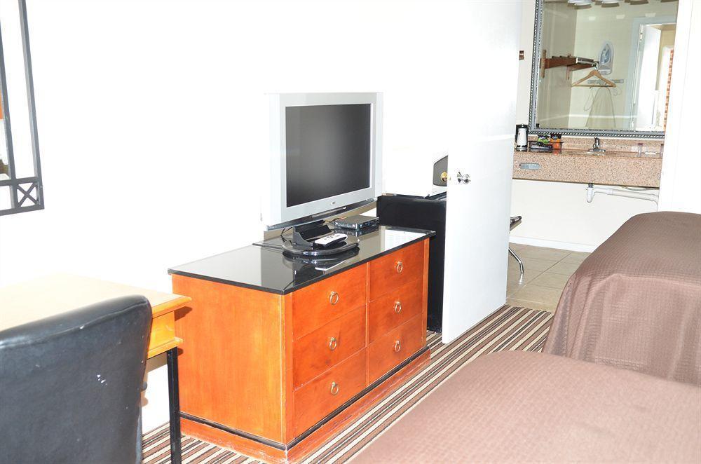 Winton Inn & Suites バーンウェル エクステリア 写真