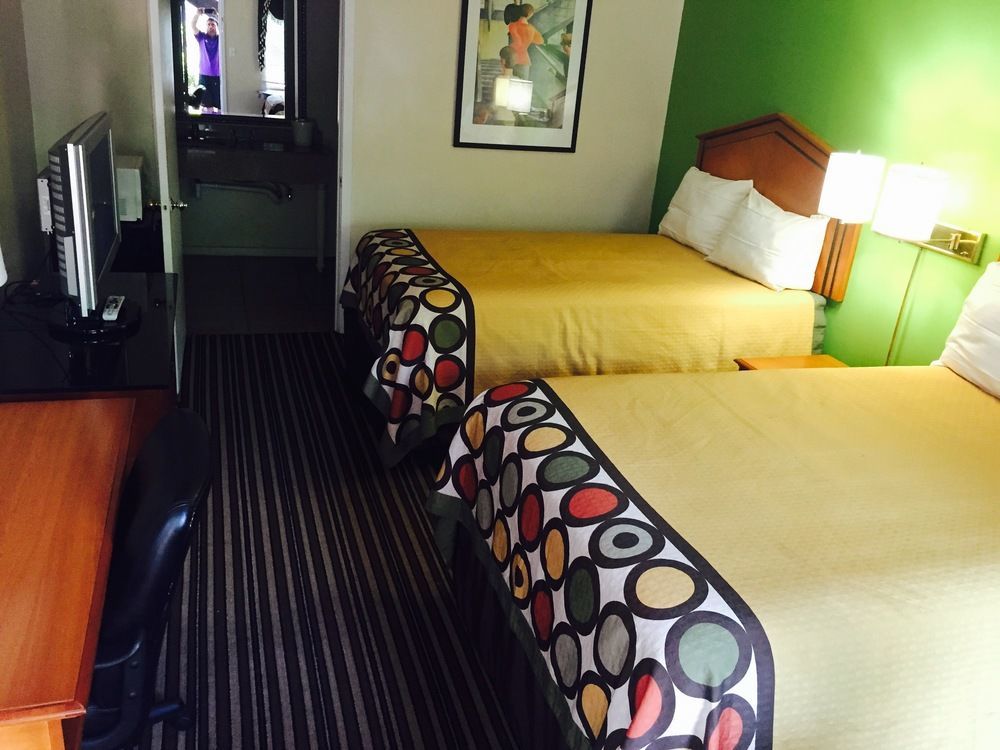 Winton Inn & Suites バーンウェル エクステリア 写真