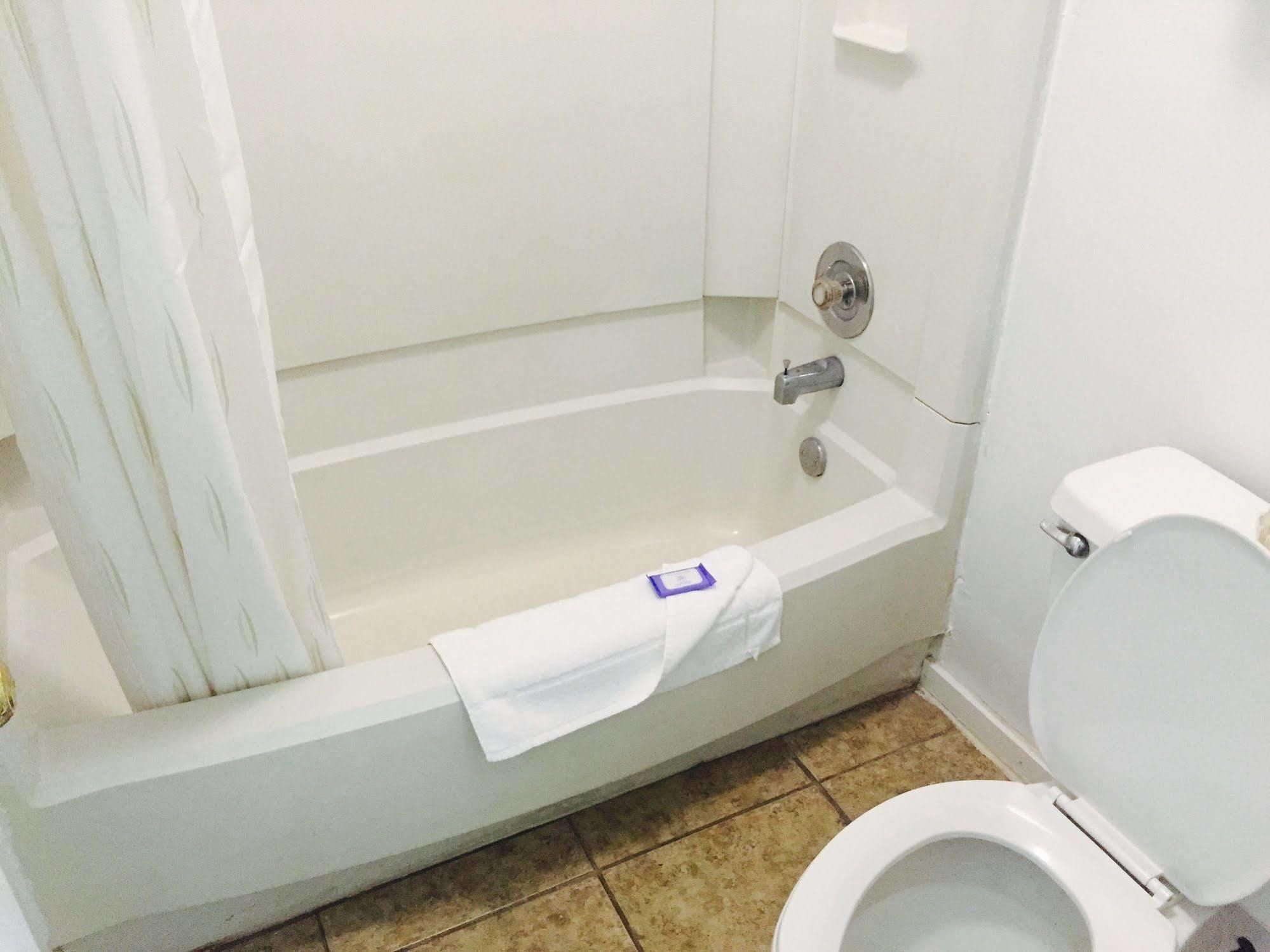 Winton Inn & Suites バーンウェル エクステリア 写真