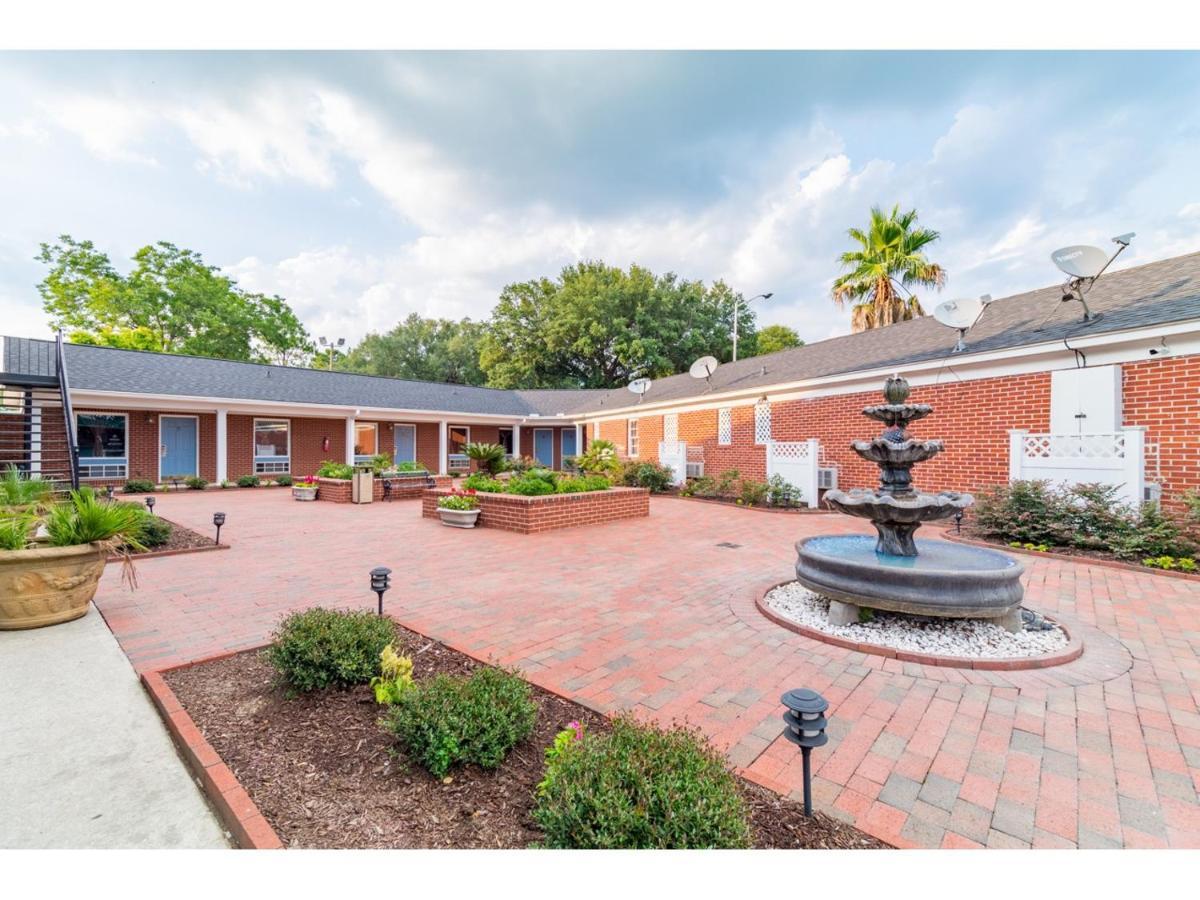 Winton Inn & Suites バーンウェル エクステリア 写真