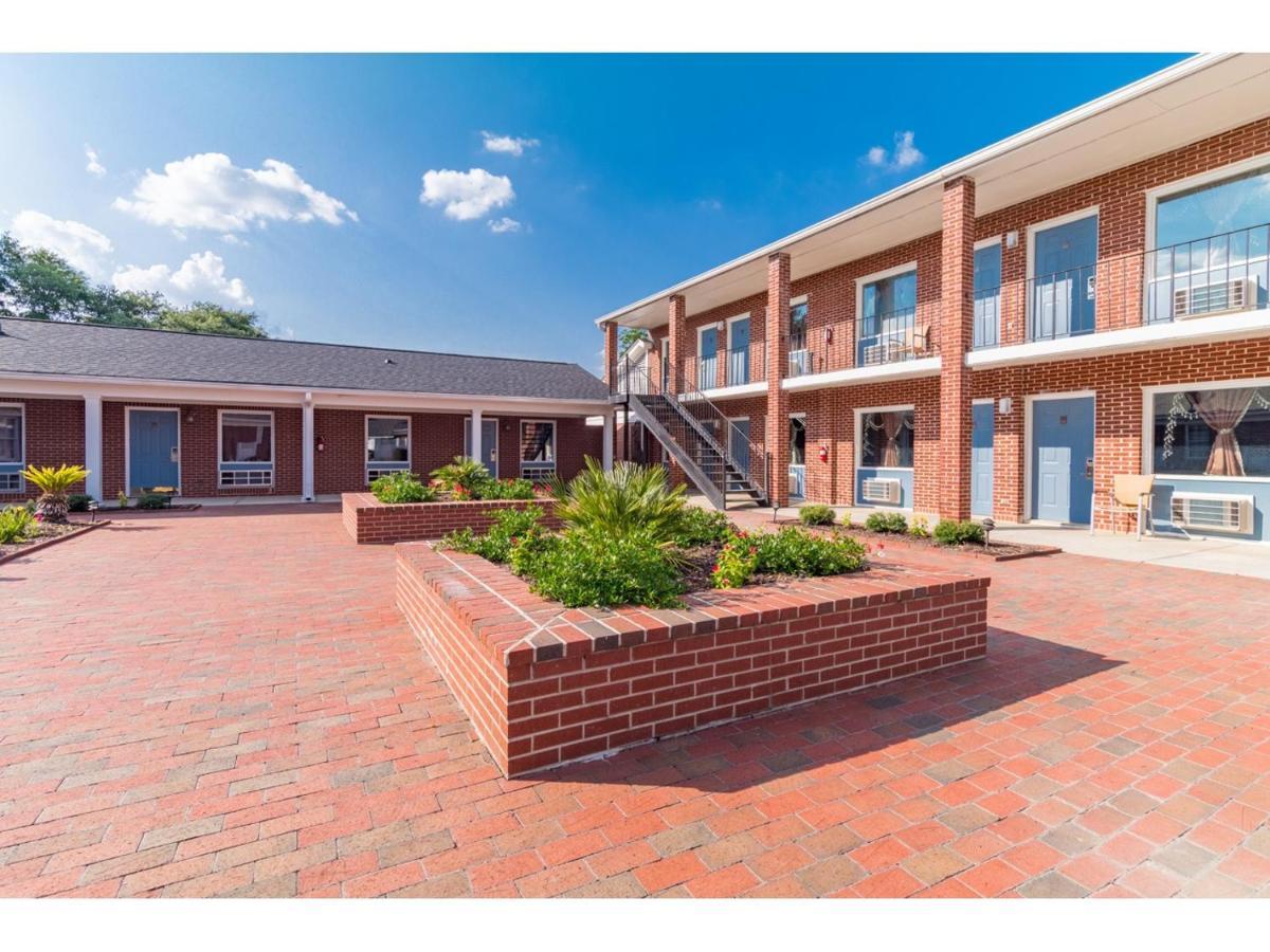 Winton Inn & Suites バーンウェル エクステリア 写真