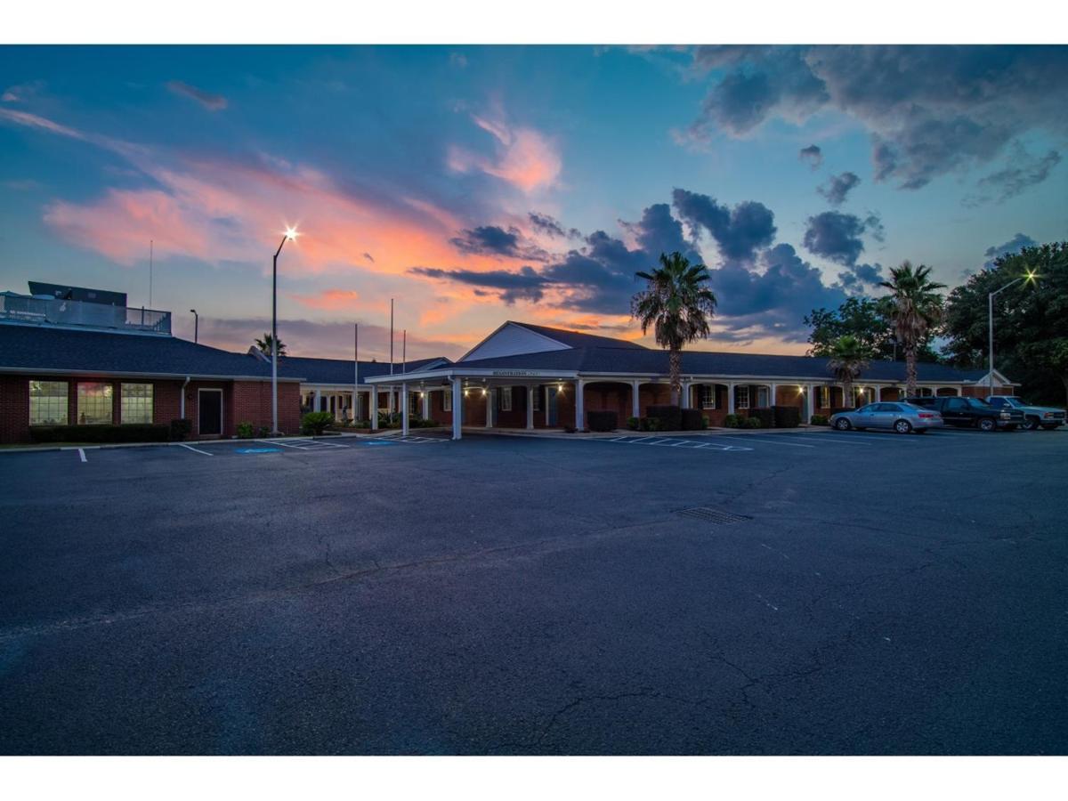 Winton Inn & Suites バーンウェル エクステリア 写真