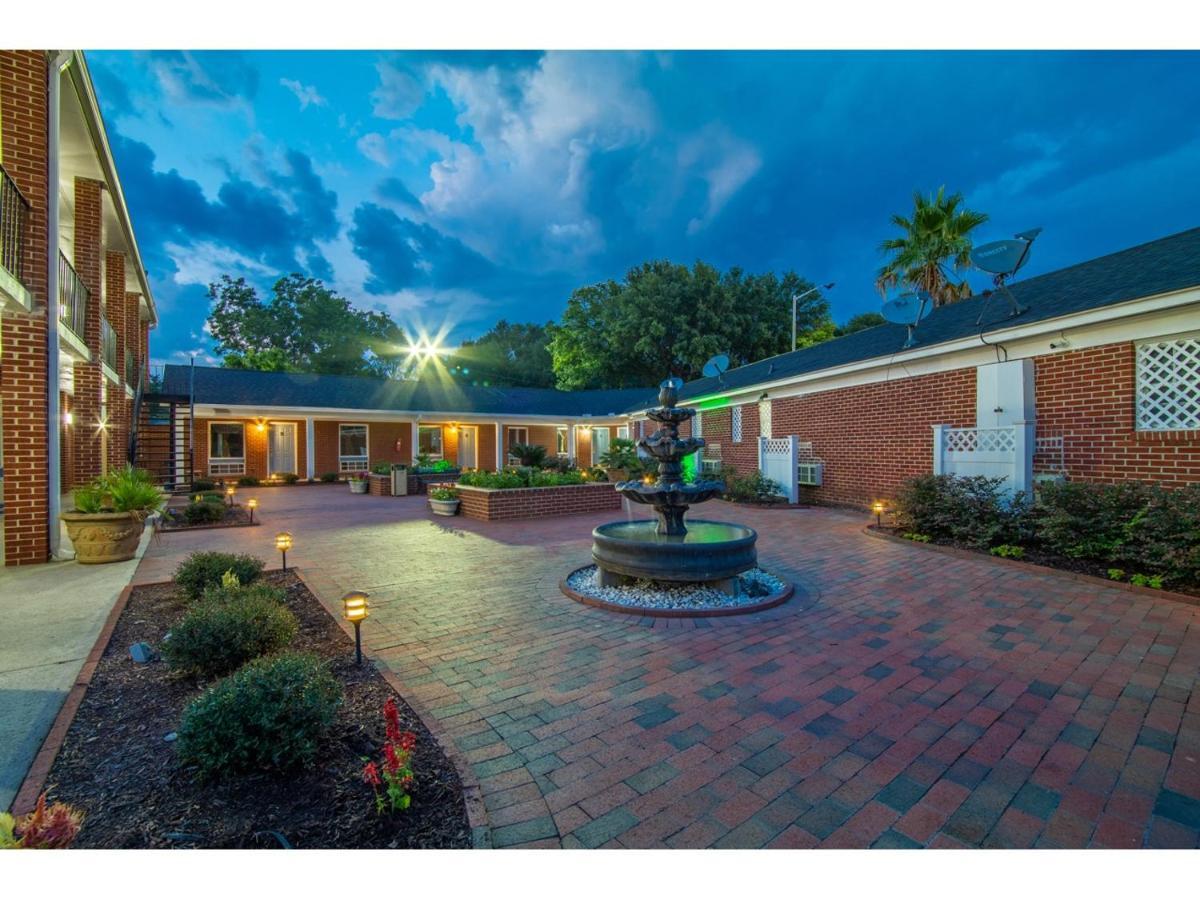 Winton Inn & Suites バーンウェル エクステリア 写真